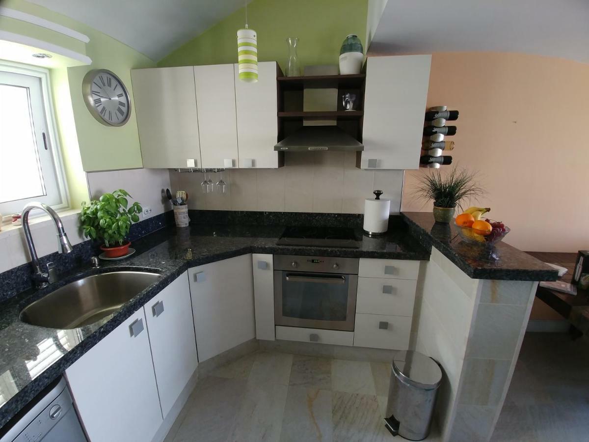 Beautiful 2 Bedroom 2 Bathroom Sea View, Free Parking Дубровник Экстерьер фото