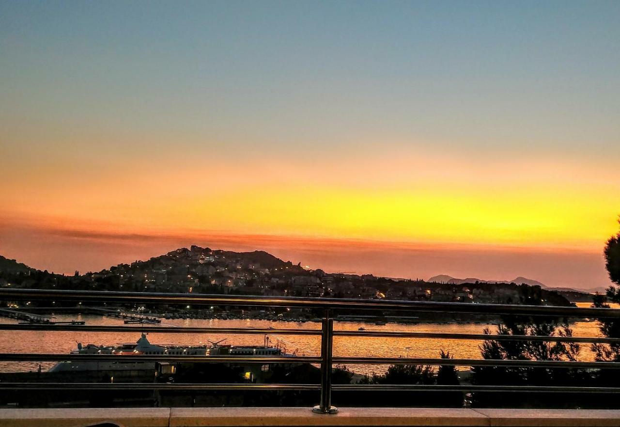 Beautiful 2 Bedroom 2 Bathroom Sea View, Free Parking Дубровник Экстерьер фото